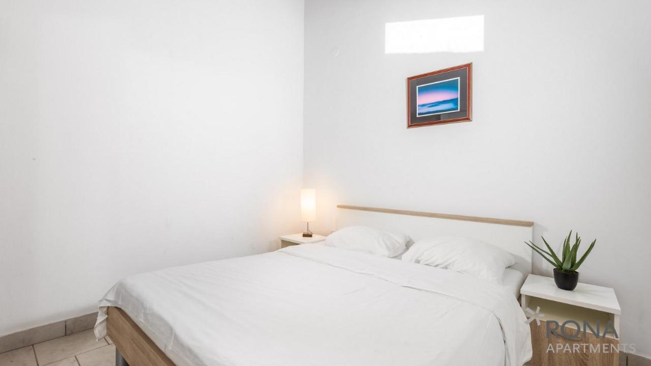 Rona Holiday Home Ana Poreč Exteriör bild